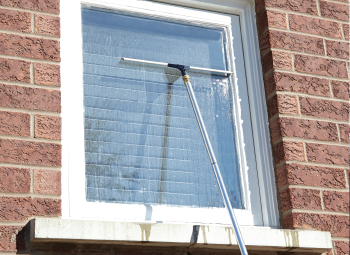 18 squeegee in use