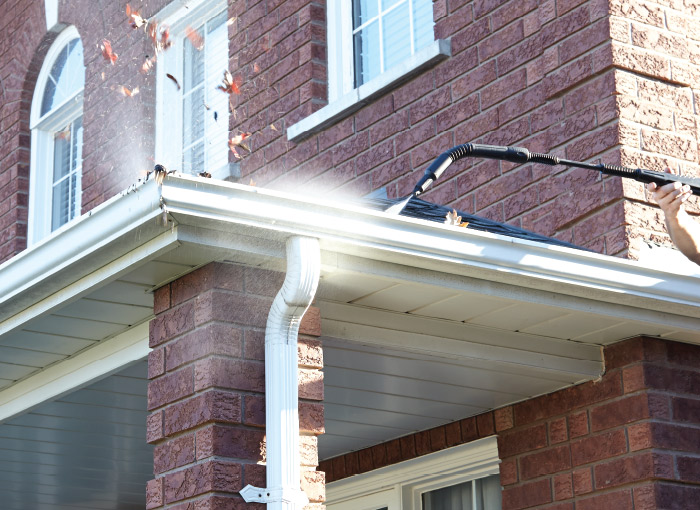 eavestrough nozzle in use